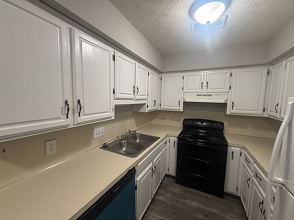 4th image of 436 Eastdale Rd S