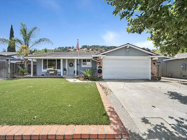 6237 Hancock Ave — Photo 3