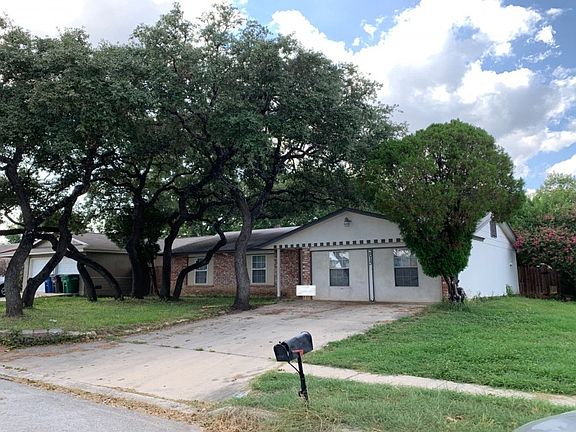 2nd image of 3815 Pipers Crest St