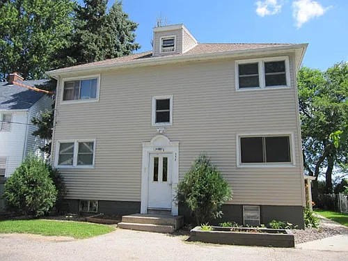 358 E Lakeside St Photo 1