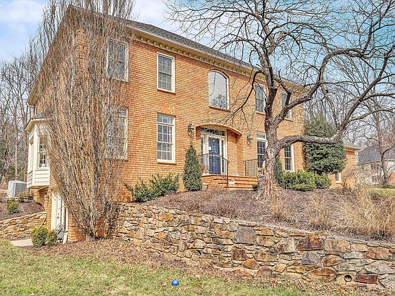 5th image of 5398 Montague Way