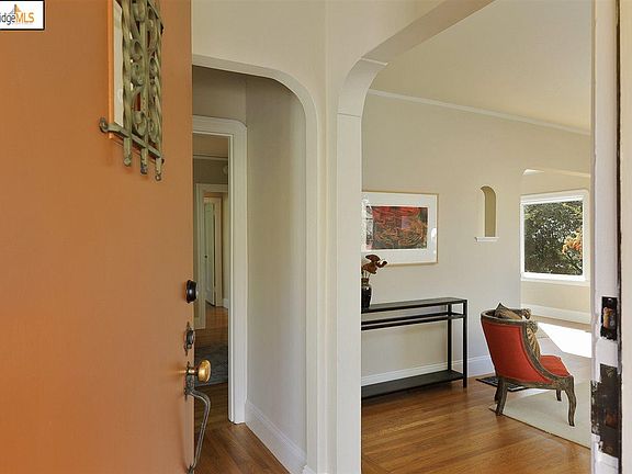 3rd image of 3630 Hillview St