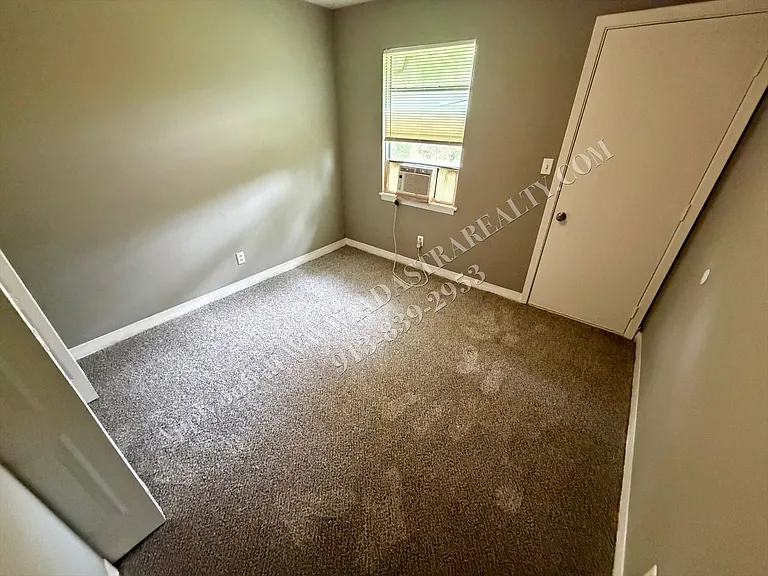 6007 E 153rd Ter, Grandview, MO 64030-4952 — Photo 10