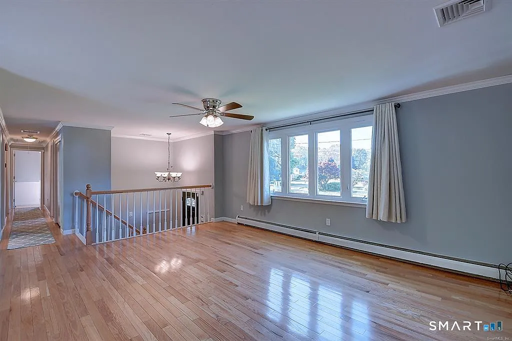 3 bed, 2.5 bath, 2630 sqft, $4,200 — Photo 4