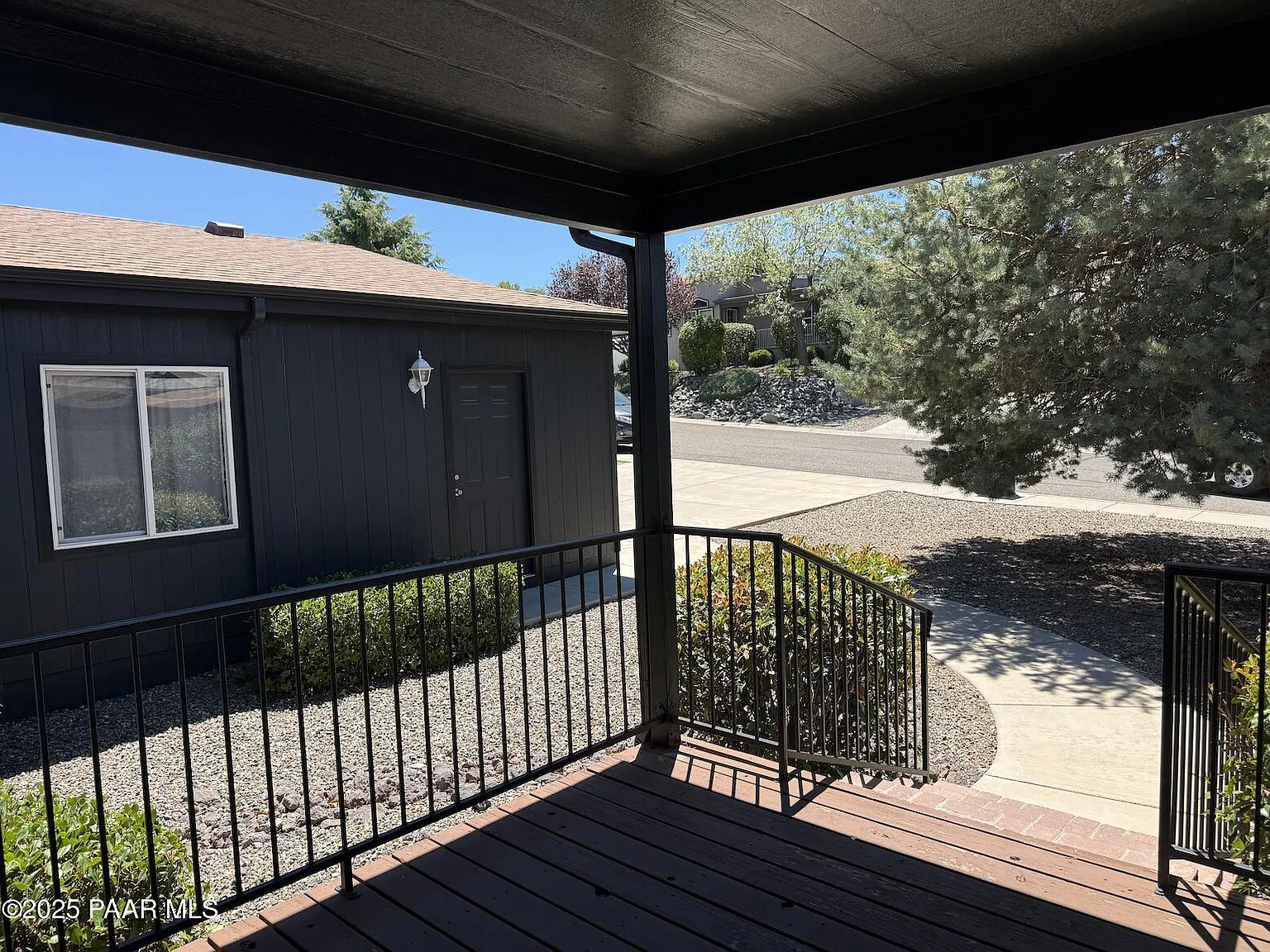 3 bed, 2.0 bath, 1639 sqft, $2,500 — Photo 4