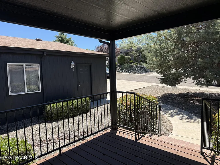 1116 Samantha St — Photo 4