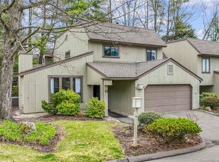 8 Applewood Ln #8, Avon, CT 06001