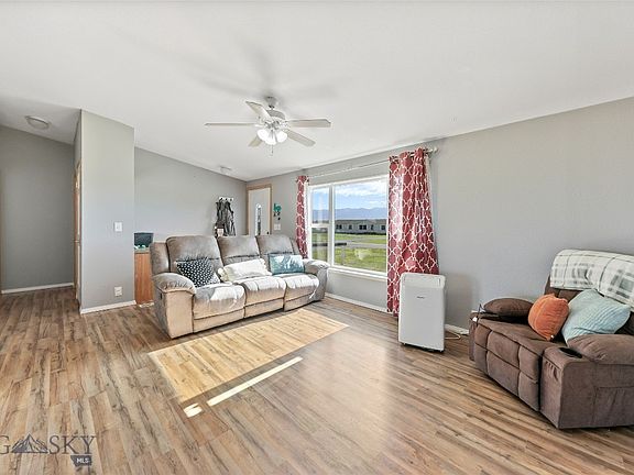 3rd image of 295 Astor Ave