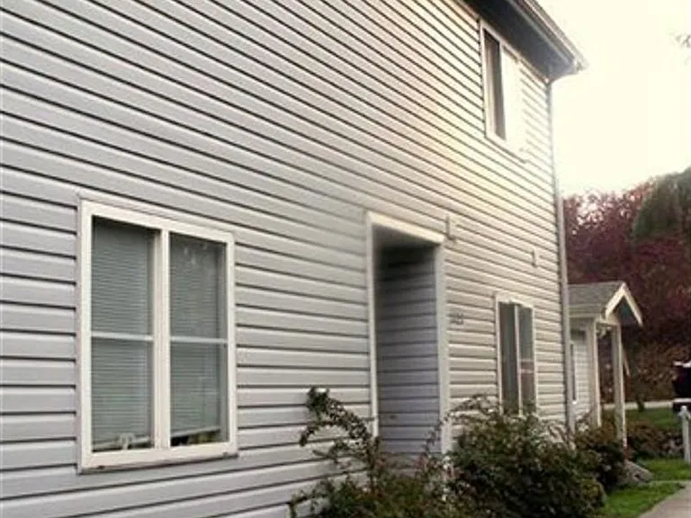 3 Bedroom, 2 Bath in York Neighborhood! — Photo 3
