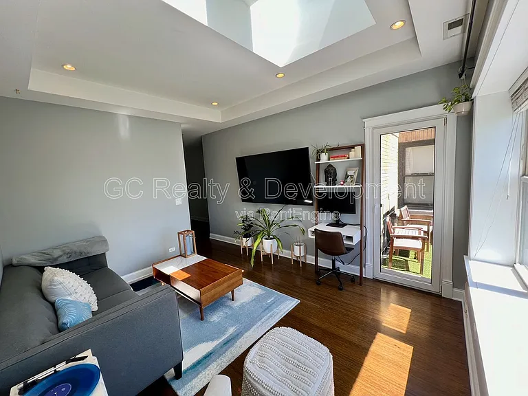 2702 W Cortland St #3 — Photo 4