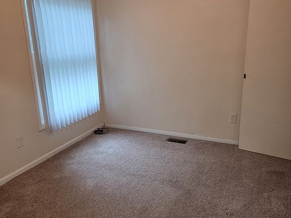 4th image of 6105 Honeysuckle Ln