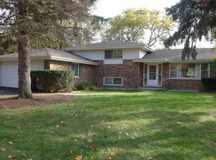 939 E Holly Way, Palatine, IL 60074