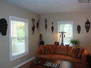 4th image of 31 Ellenwood Ave