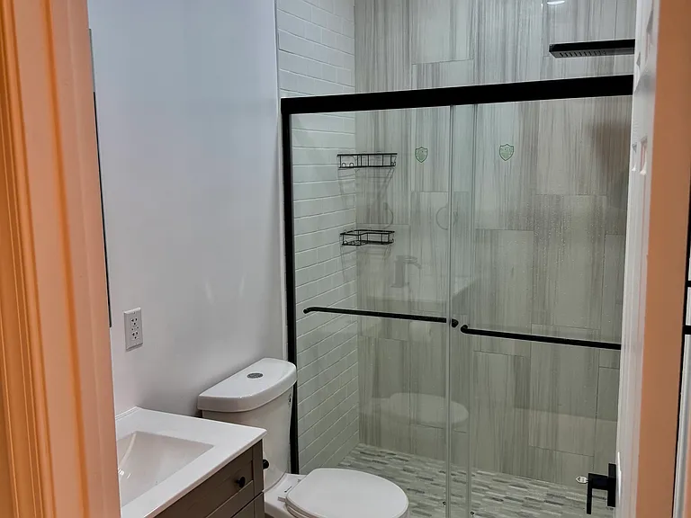 2144 W Grange Ave — Photo 6