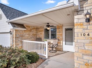 321 E 12th St APT 104, Newton, KS 67114