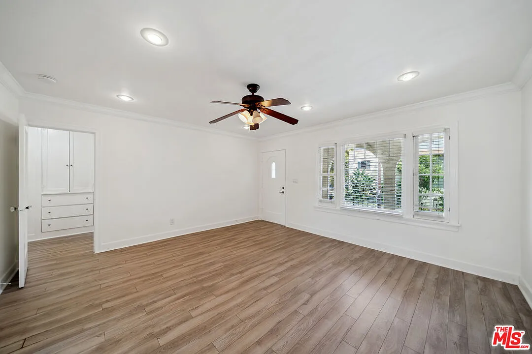 1 bed, 1.0 bath, 784 sqft, $2,350 — Photo 3