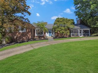 1 Bonnieview Dr, Beaver Falls, PA 15010