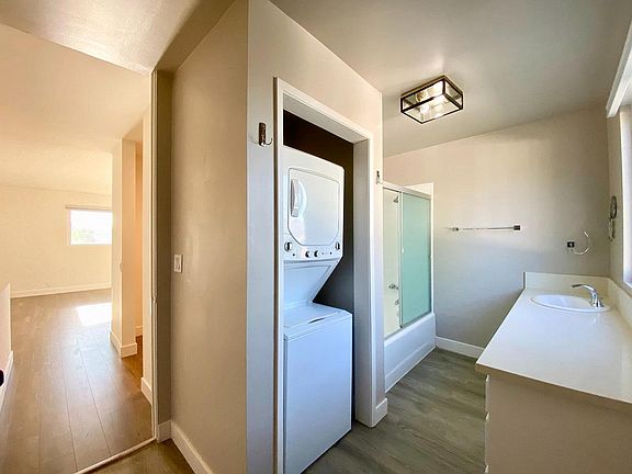 5th image of 2965 Waverly Dr #9