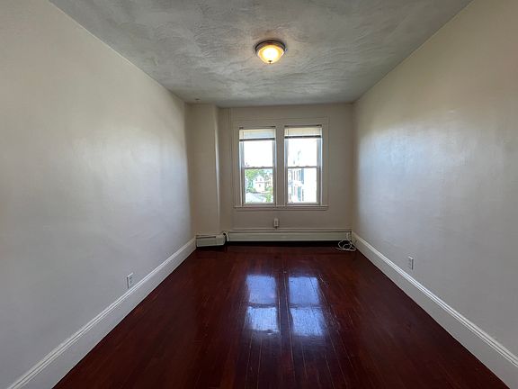 5th image of 6 Bedford St APT 2R
