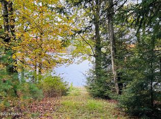 185 N Shore Rd, Greentown, PA 18426