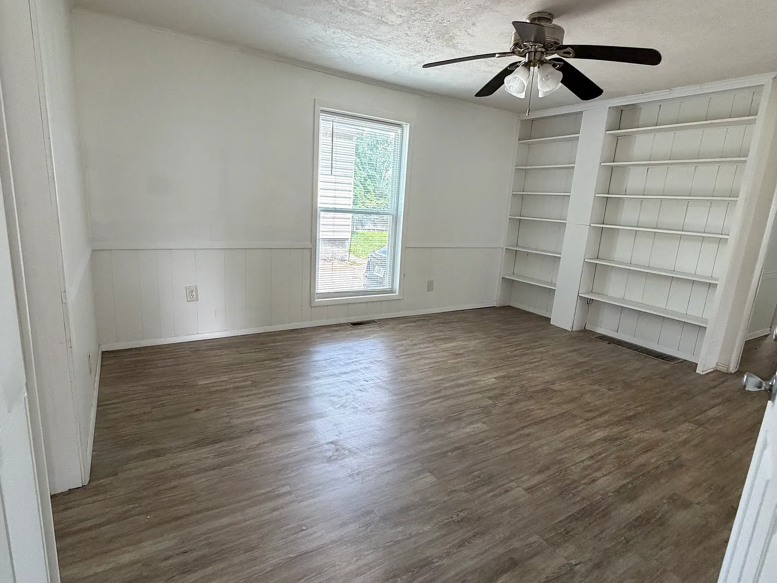 4 bed, 1500 sqft, $1,400 — Photo 2