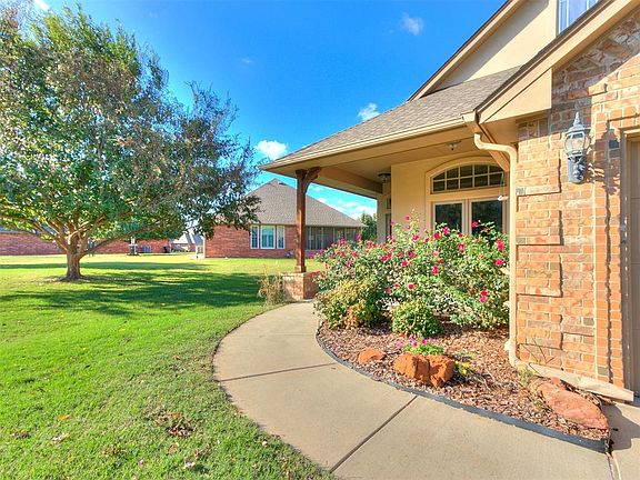 2nd image of 12113 Crystal Gardens Pl