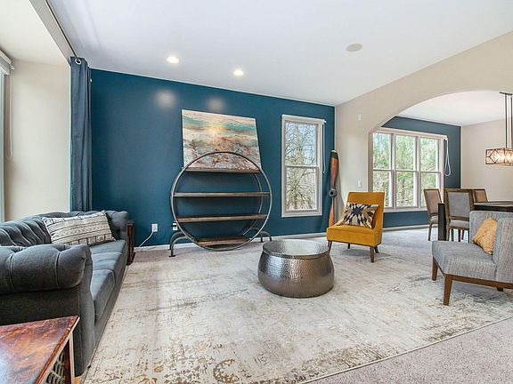 3rd image of 6821 Walden Park Ln