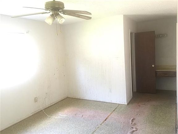 4th image of 4746 Snow Dr