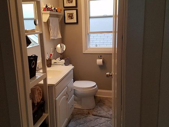 4th image of 7239 W Palatine Avenue # Fl 2nd