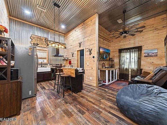 9th image of this home