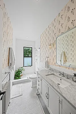 Bathroom, photo 1