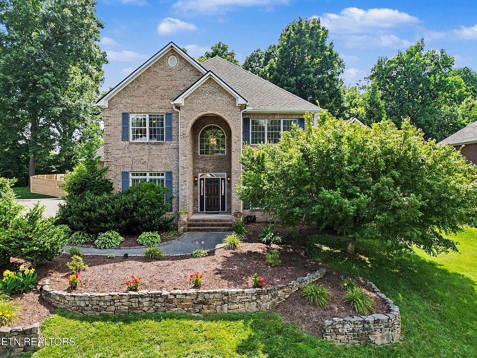 1st image of 607 Valley Hill Ln