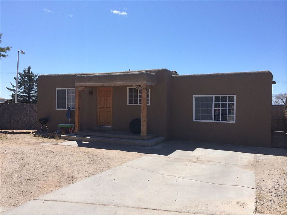 1st image of 2098 Placita De Vida