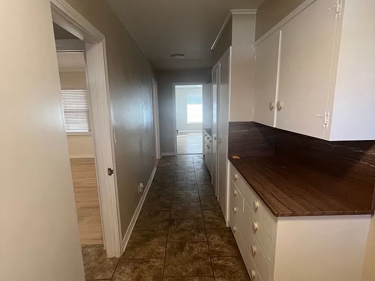 1404 Melrose Dr — Photo 31