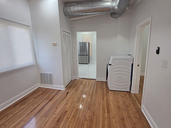 4th image of 1732 N Sawyer Ave #2
