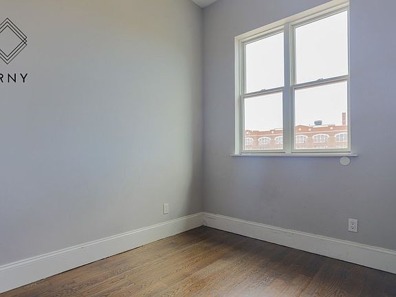 5th image of 220 Walworth St APT 2