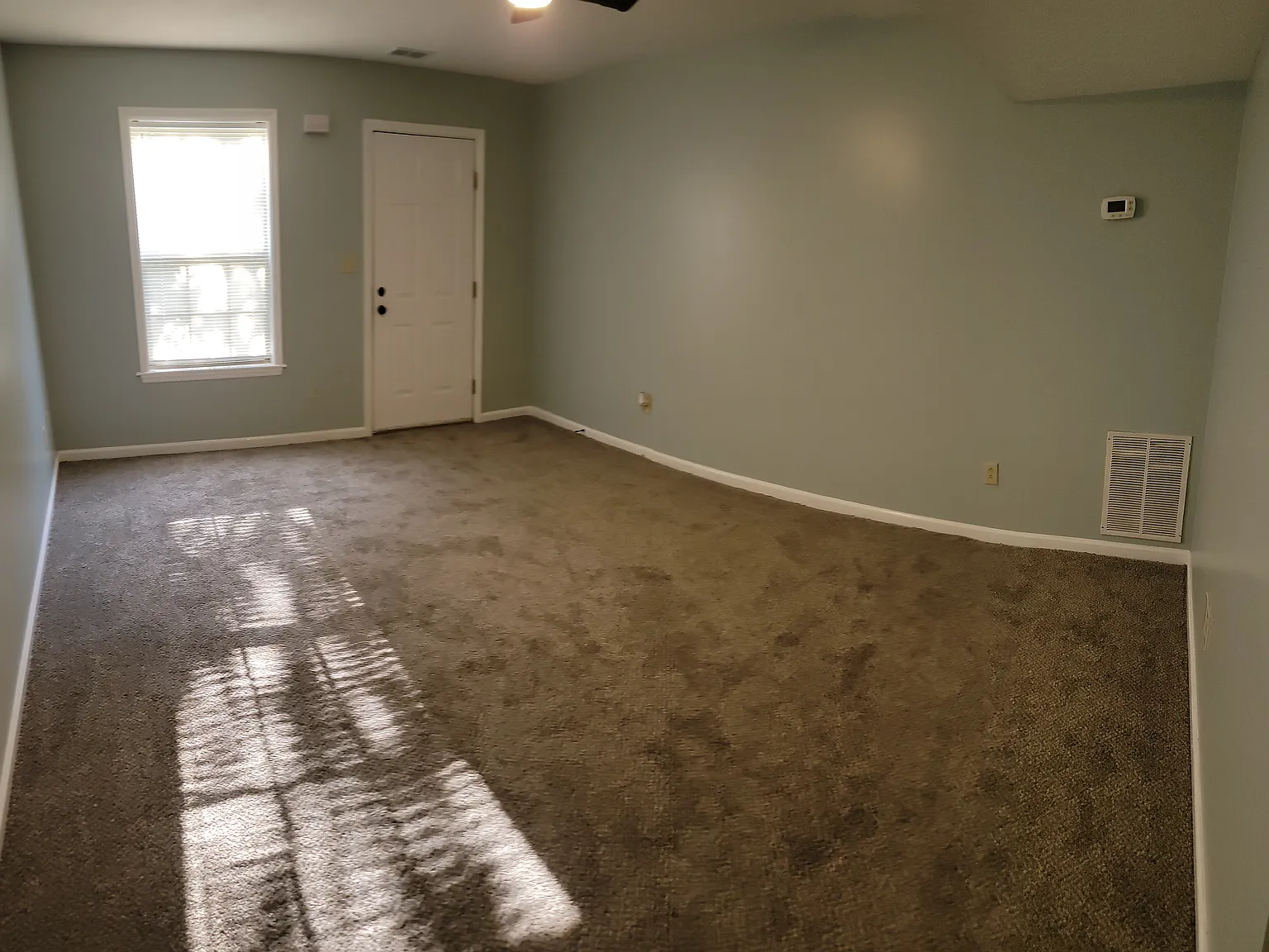 3 bed, 2.5 bath, 1700 sqft, $1,525 — Photo 4