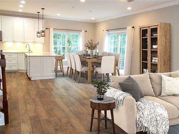 3rd image of 111 Chesnic Dr