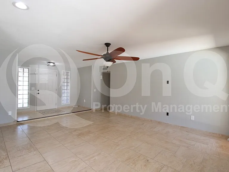 967 W La Jolla Dr — Photo 11