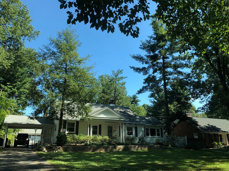 1st image of 818 Plaza Dr