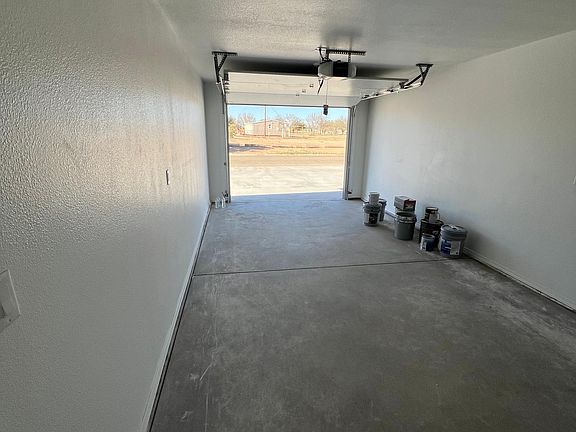 5th image of 910 W Jaffa St