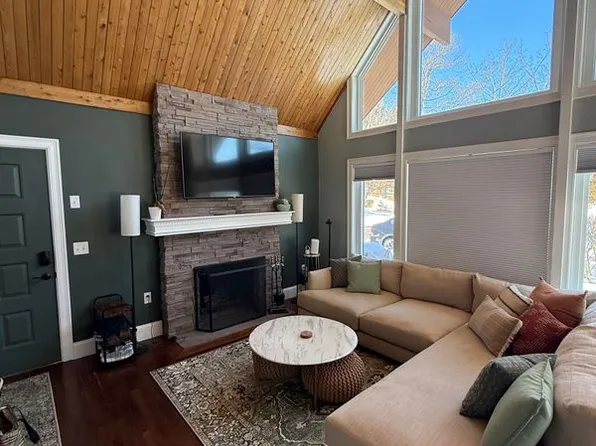 18 Croft Way, Laconia, NH 03246