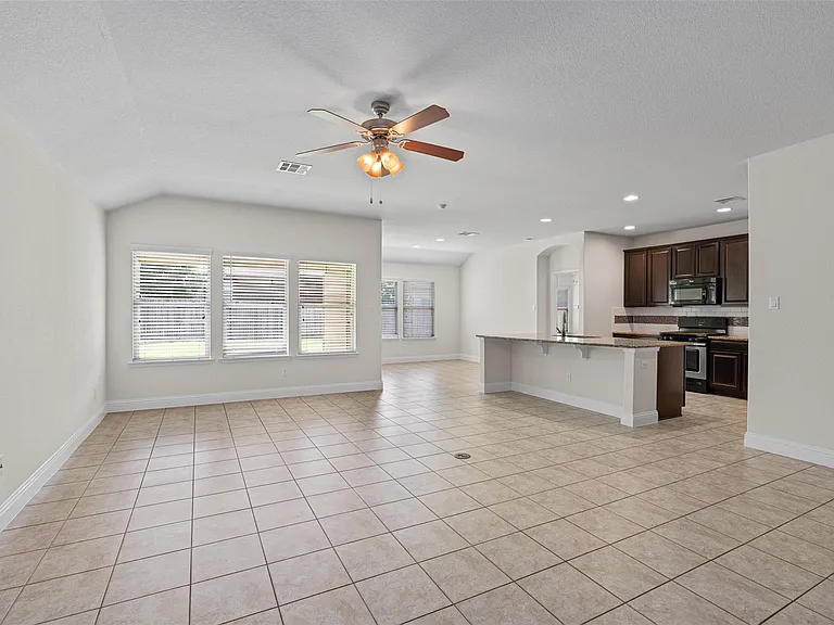 3021 Angelina Ct — Photo 8