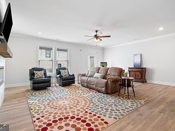 2nd image of 3334 Swallowtail Ter