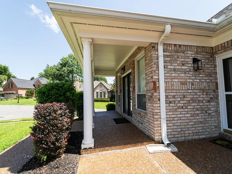 201 Trotwood Mews — Photo 2
