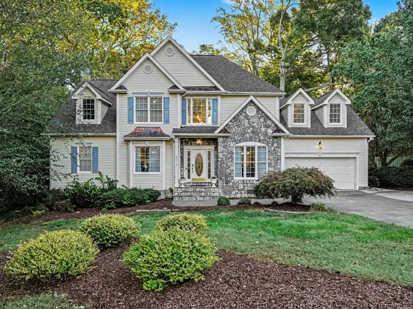 8012 Fairlake Dr, Wake Forest, NC 27587