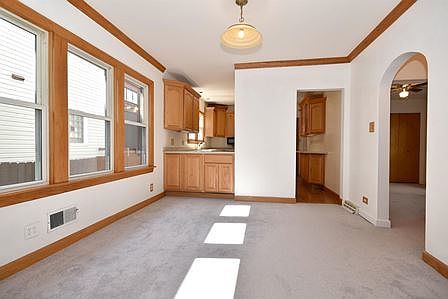 5th image of 4950 W Ainslie St