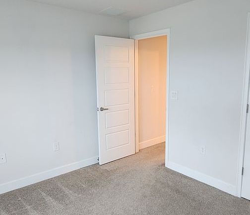 4th image of 891 Tupelo Cir