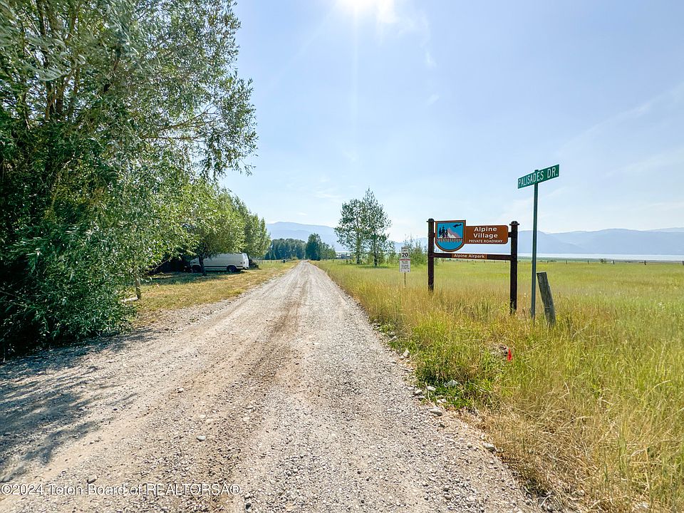 1st image of 13 Palisades Dr