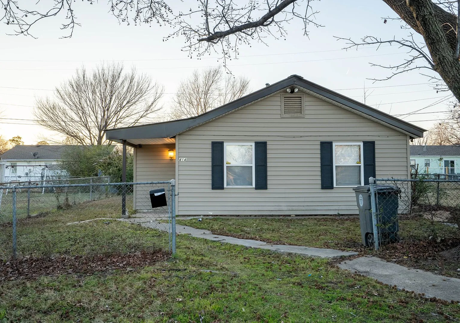 2 Bed | 1 Bath in Tulsa! Section 8 Welcomed! — Photo 2